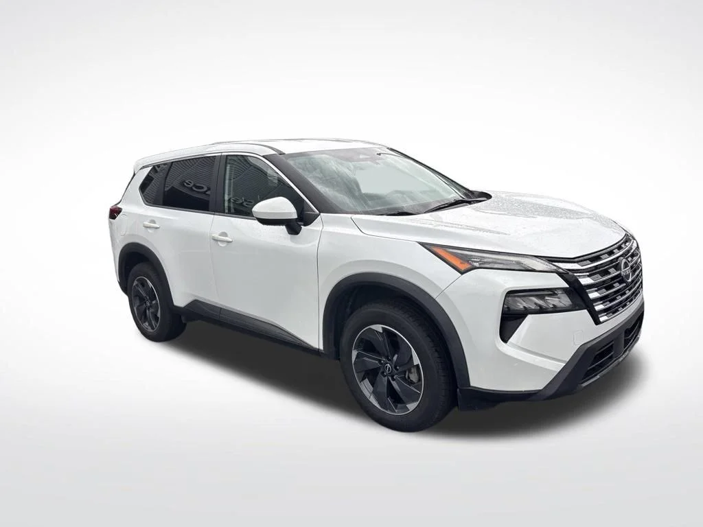 Used 2024 Everest White P Nissan SV image 3