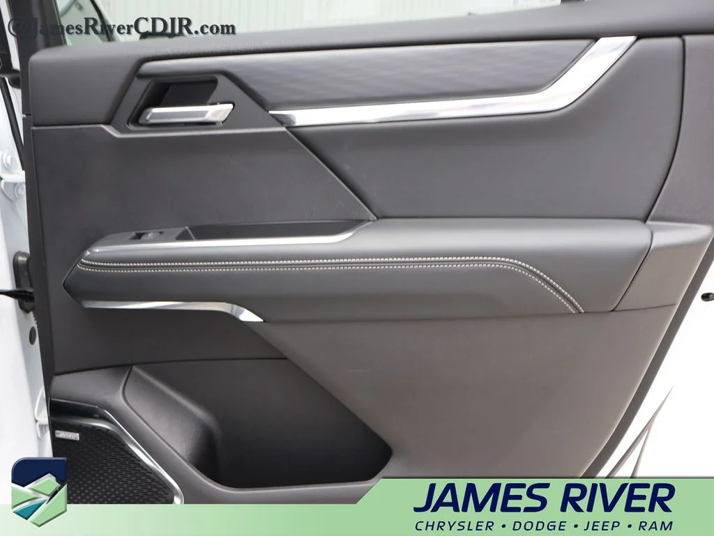 Used 2026 White GMC Elevation image 11