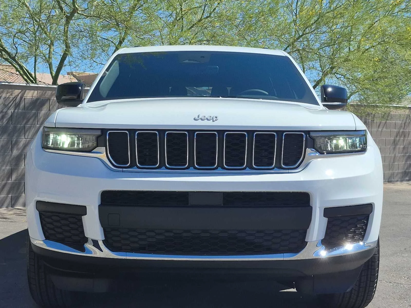 Used 2025 Bright White Clearcoat Jeep Laredo image 3