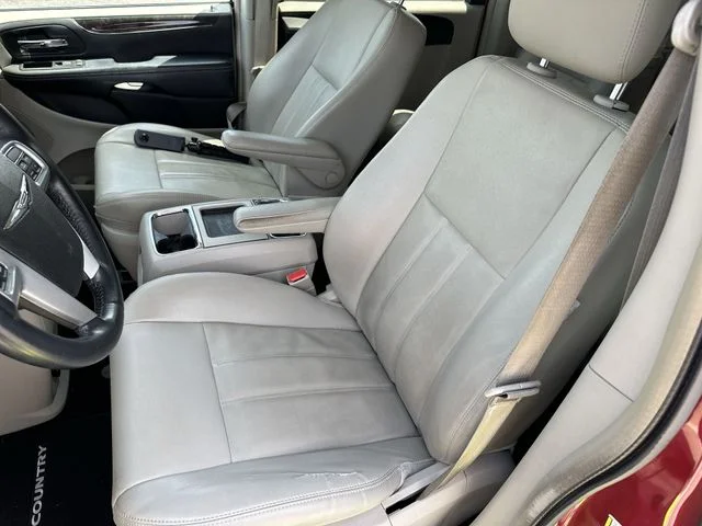 Used 2013 Red Chrysler Touring image 15