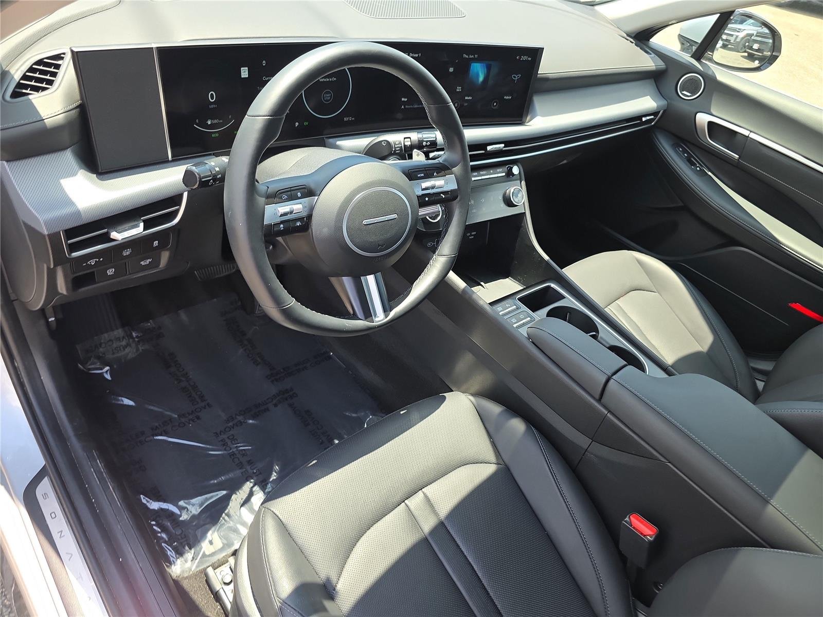 Used 2025 Aero Silver Hyundai Limited image 40