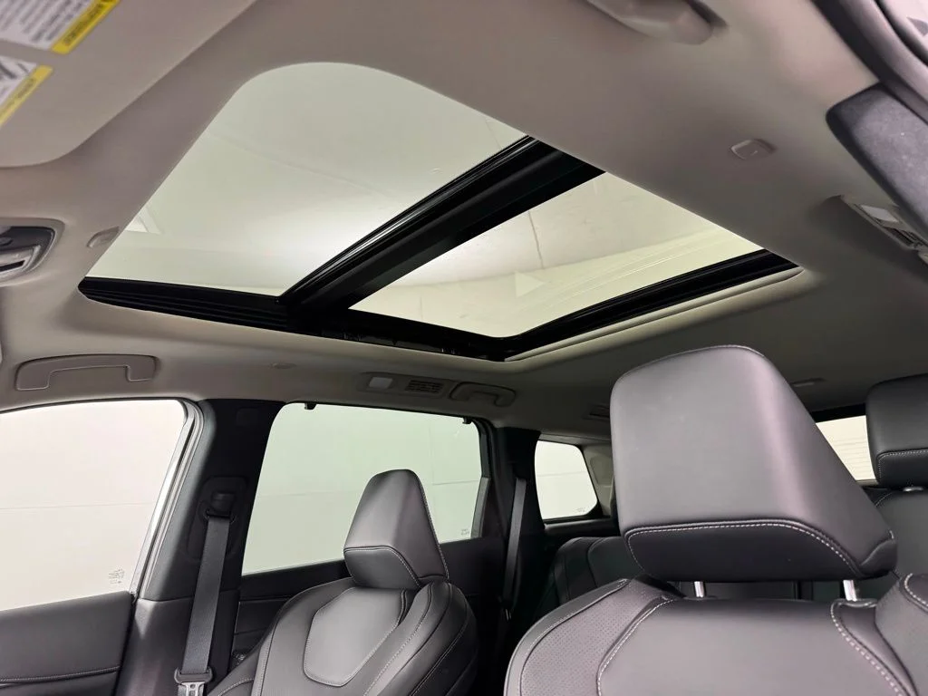Certified Used 2026 Gray INFINITI LUXE image 18