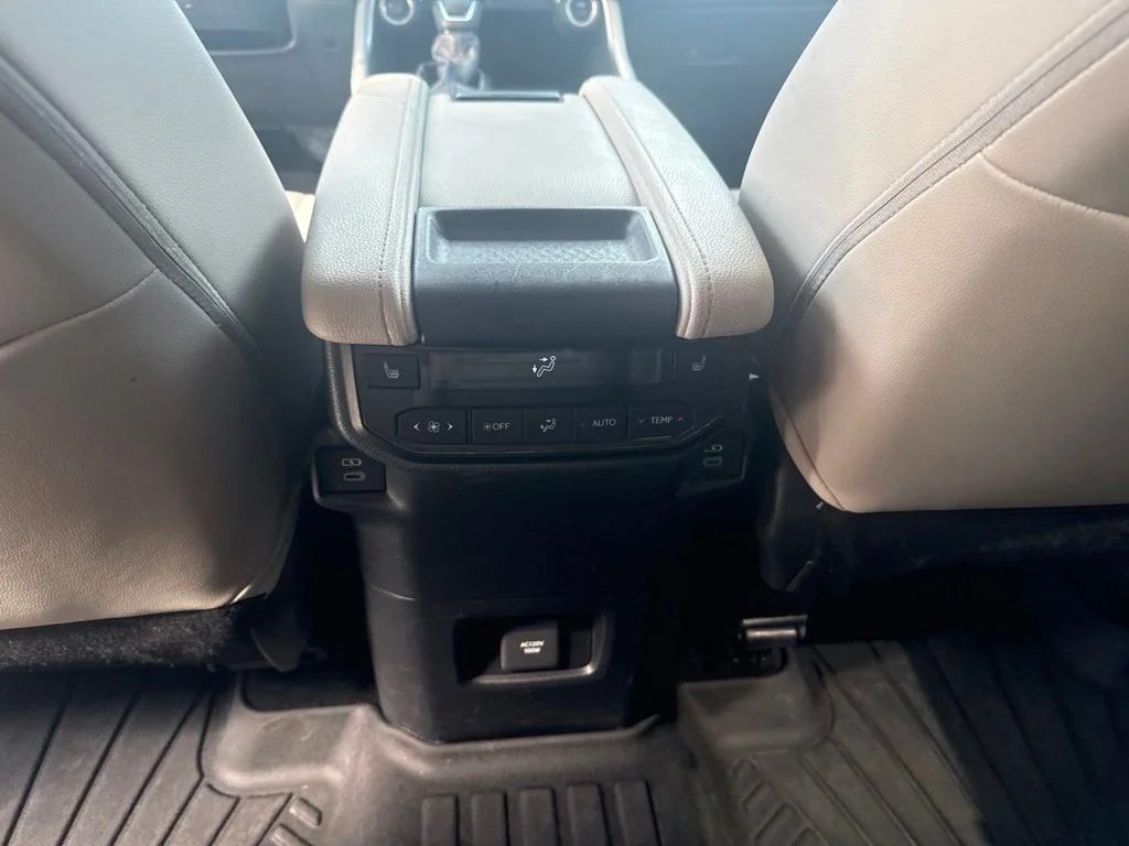 Certified Used 2024 Wind Chill Pearl Toyota Limited image 29