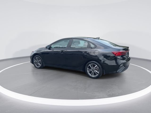 Used 2023 Black Kia LXS image 6