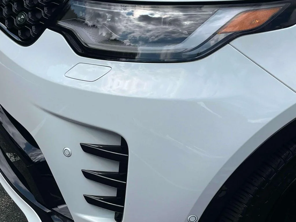 Used 2025  Land Rover Dynamic SE image 7