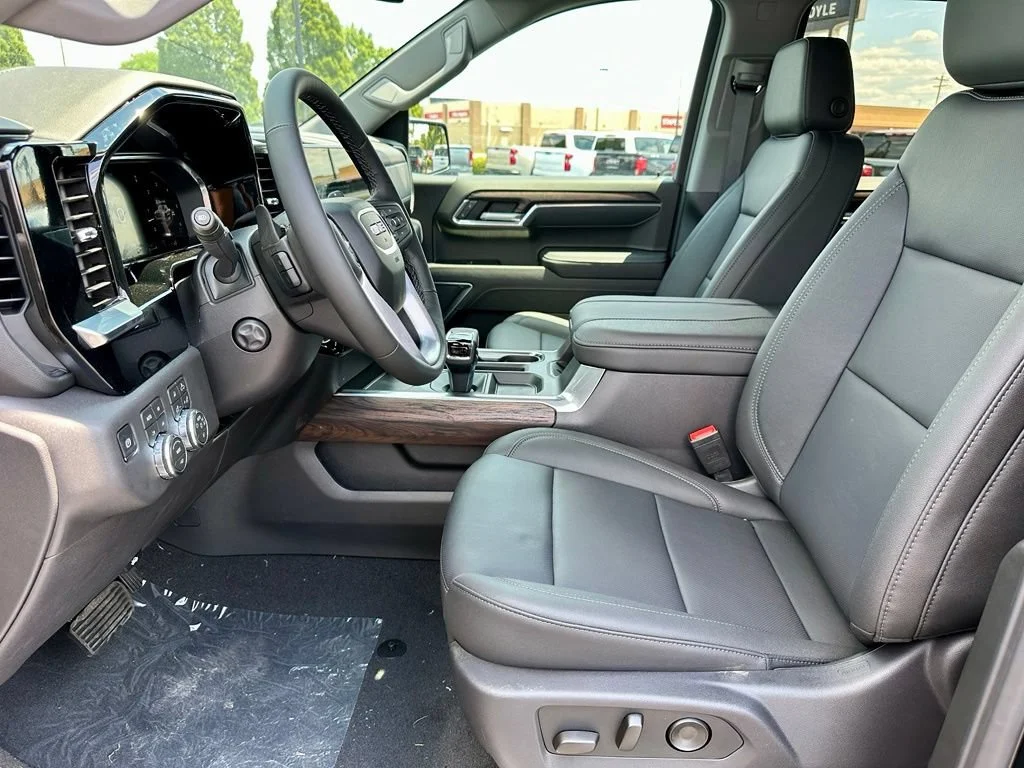 2026 GMC Sierra 1500 SLT - Photo 16