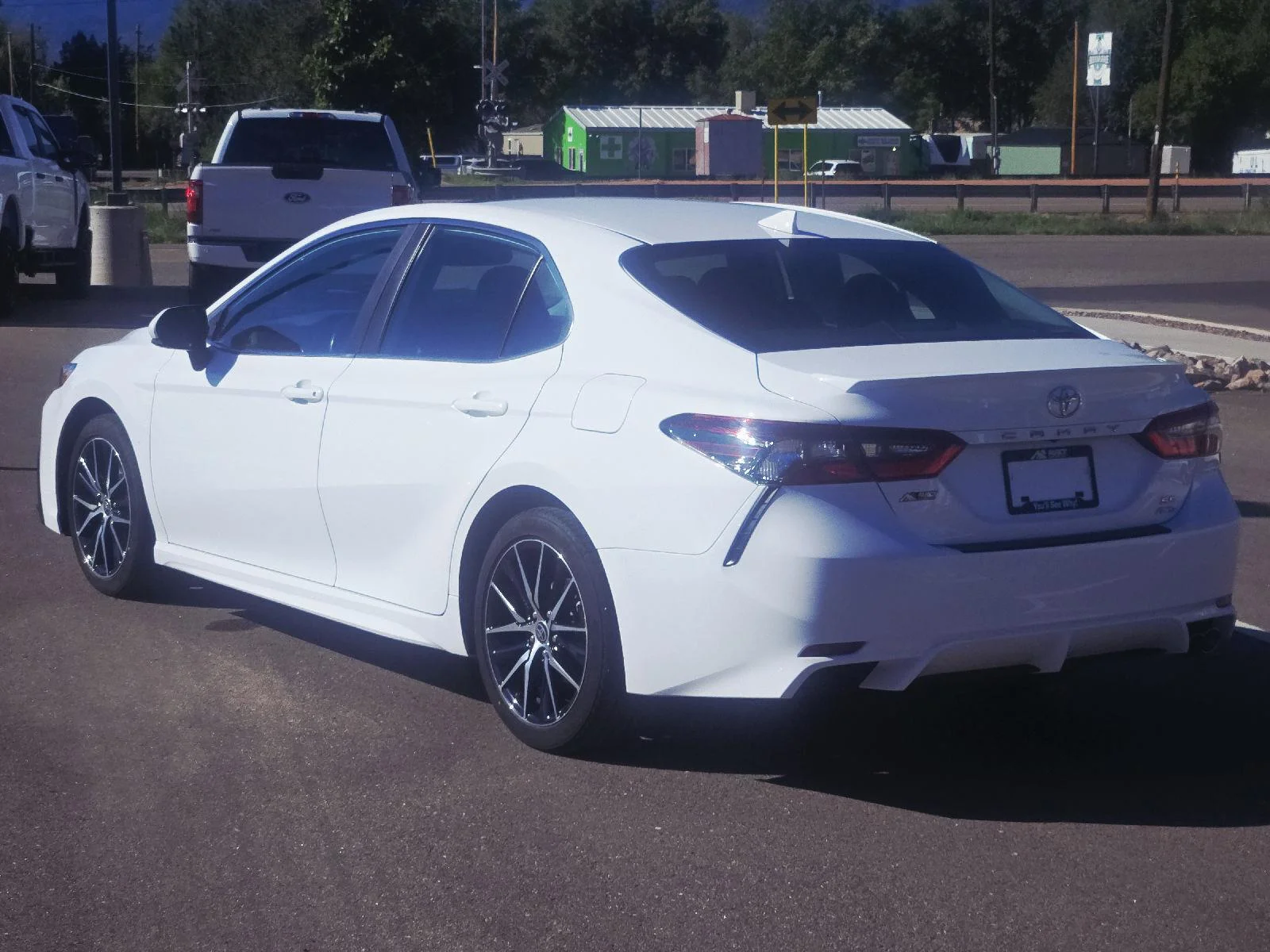 Used 2022 Super White Toyota SE image 7