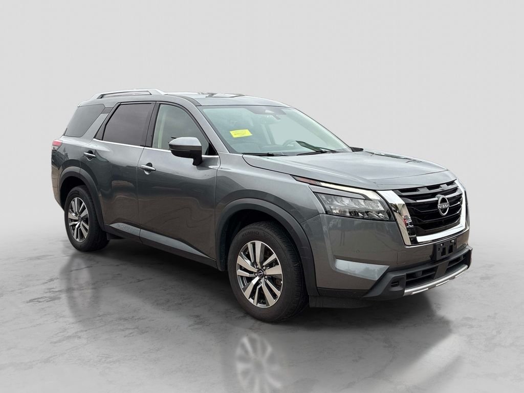 Used 2025 Gray Nissan SL image 3