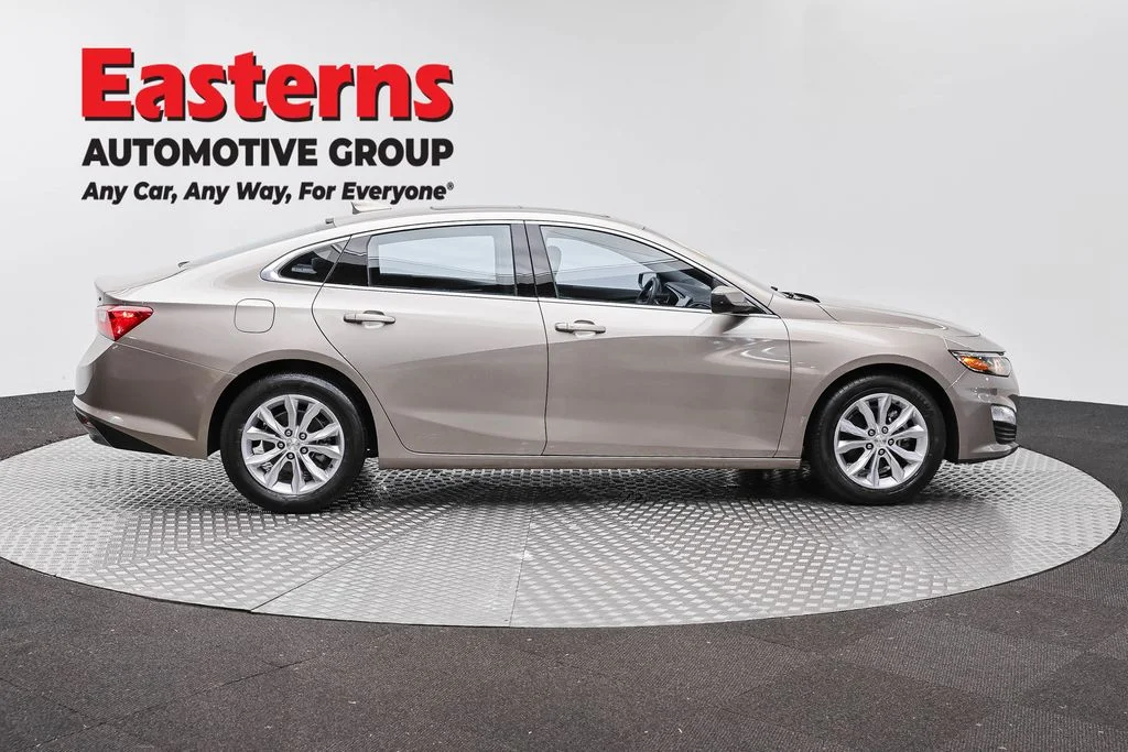 Used 2023 Gray Chevrolet LT image 4