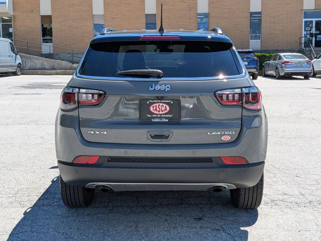 Used 2023 Gray Jeep Limited image 4