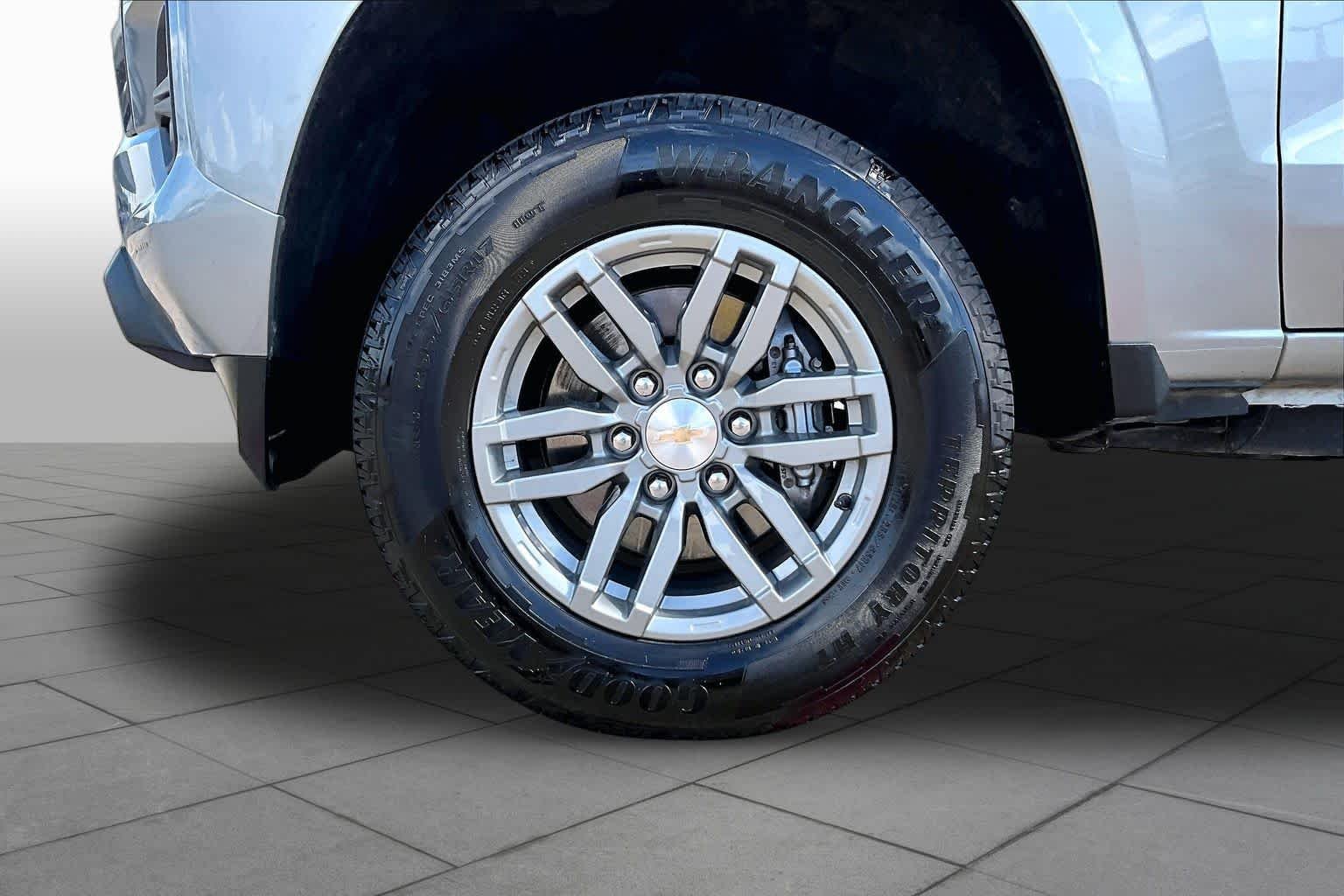 Used 2024 Sterling Gray Metallic Chevrolet 2WD LT image 20