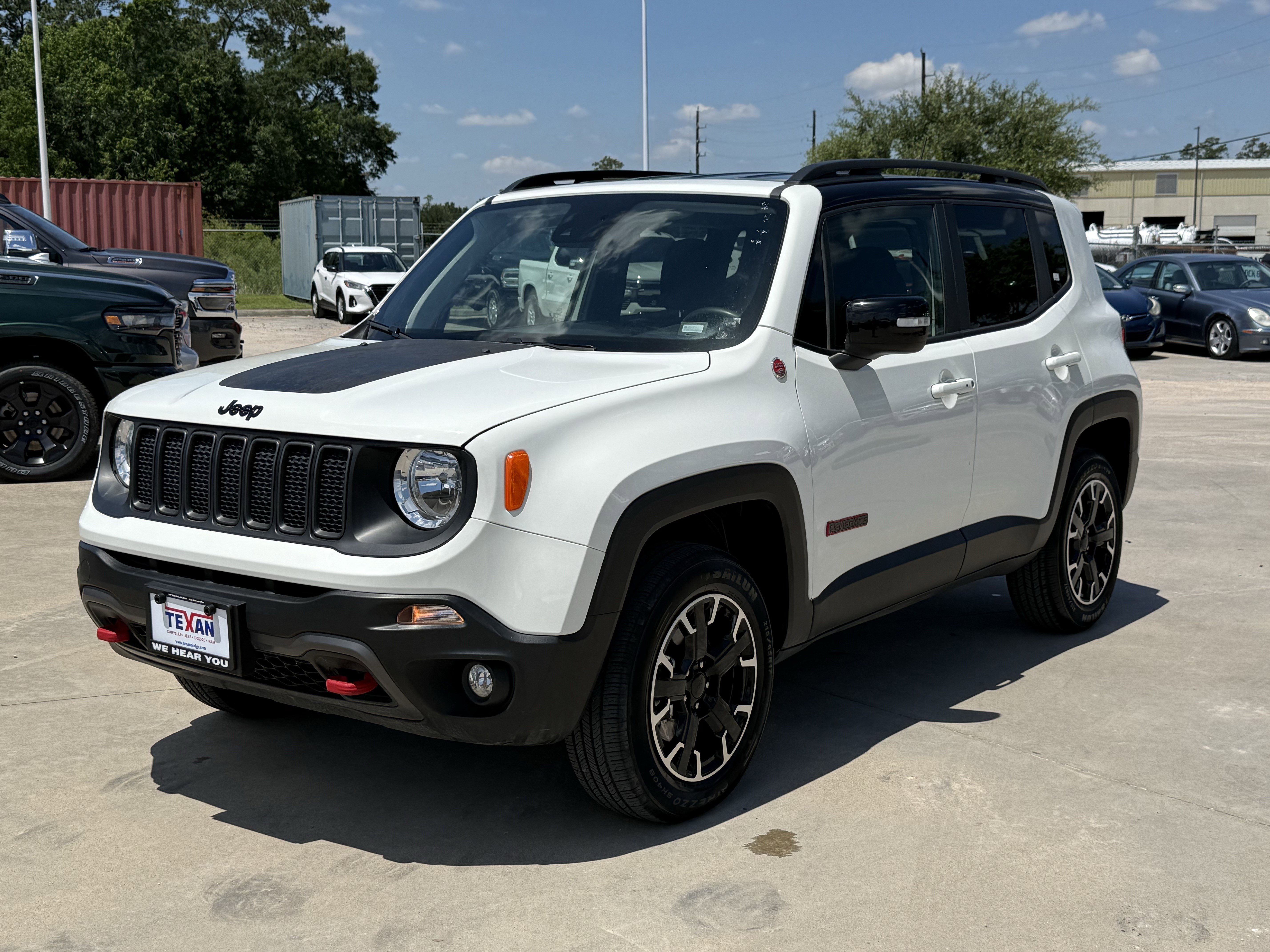 Used 2023 Alpine White Clearcoat Jeep Trailhawk image 9