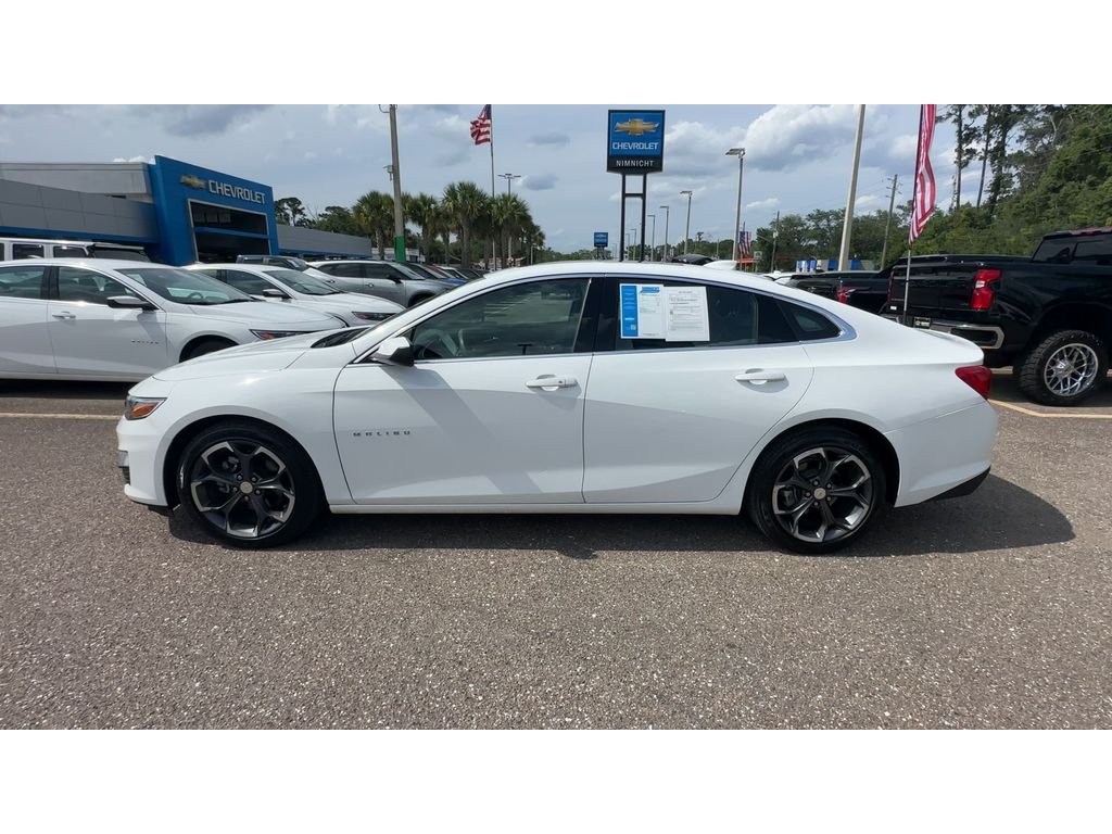 Used 2023 Summit White Chevrolet LT image 5