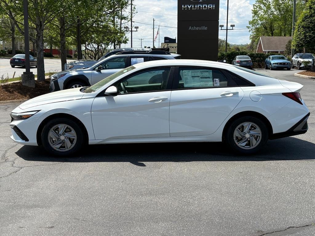 New 2026 Serenity White Pearl Hyundai SE image 62