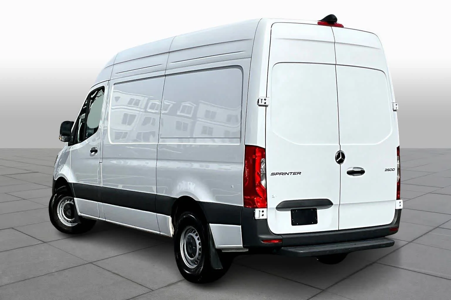 Used 2025 Arctic White Mercedes-Benz  image 12