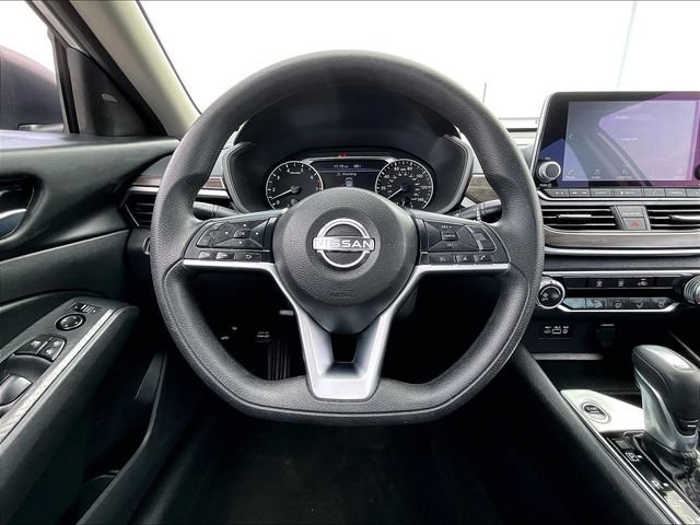 Used 2024 Brilliant Silver Metallic Nissan 2.5 SV image 17