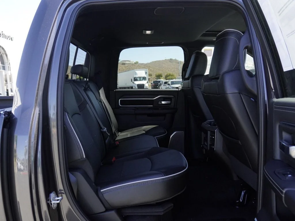 New 2026 Granite Crystal Metallic Clear-Coat Exterior Paint RAM Laramie image 23