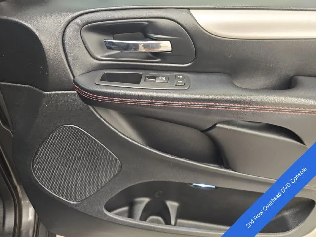 Used 2016 Granite Crystal Clearcoat Metallic Dodge R/T image 11