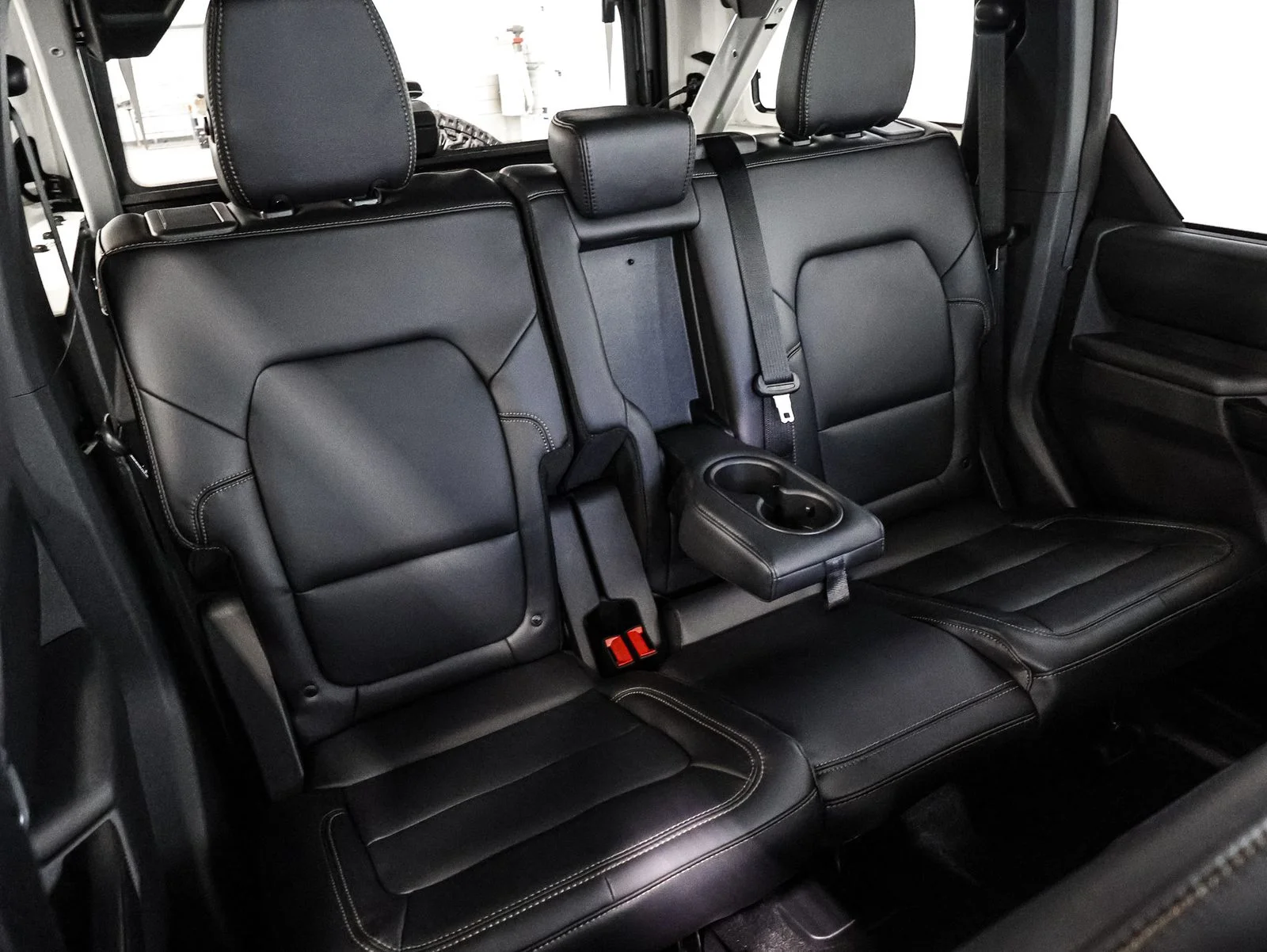New 2026 Avalanche Gray Ford Badlands® image 25