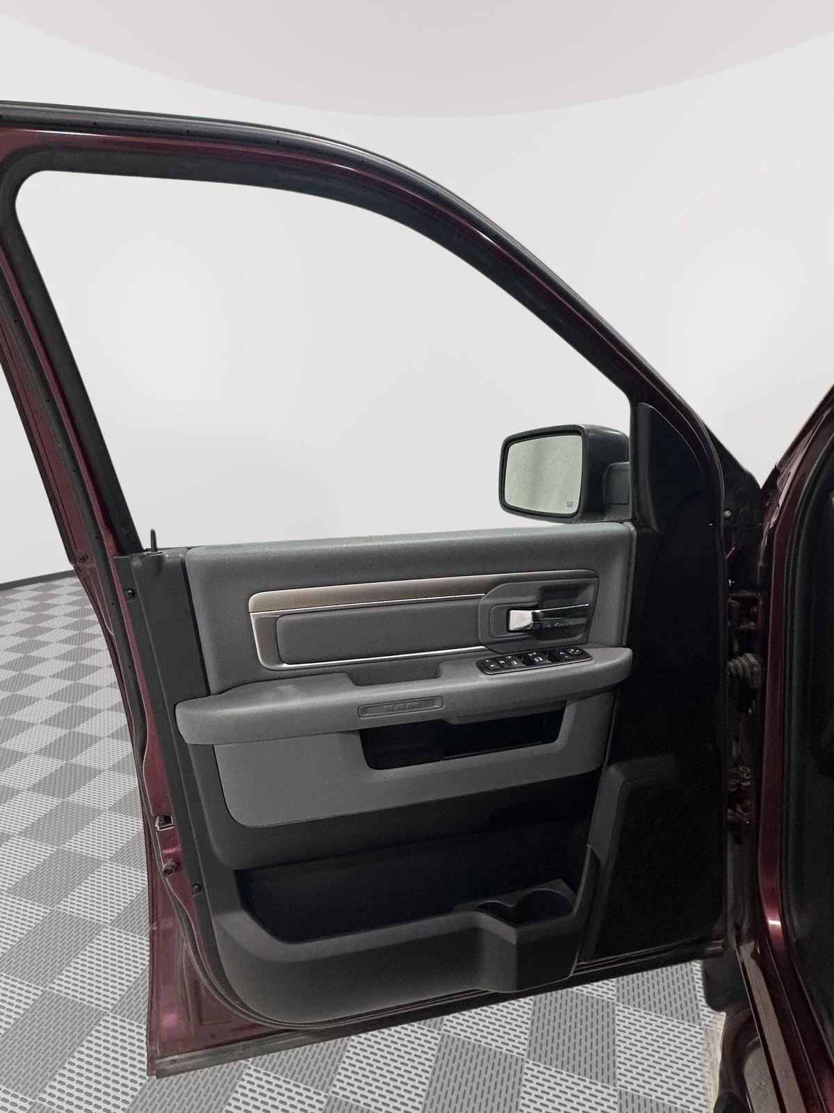 Used 2017 Maroon Ram Big Horn image 15