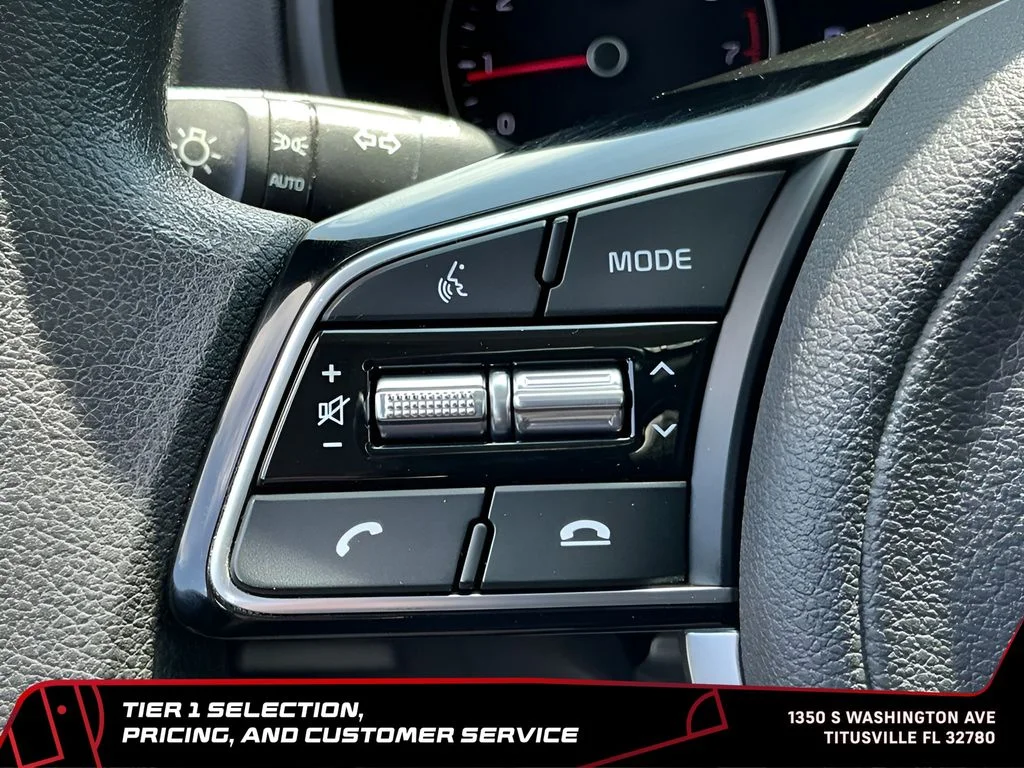 Used 2022 Red Kia LX image 37