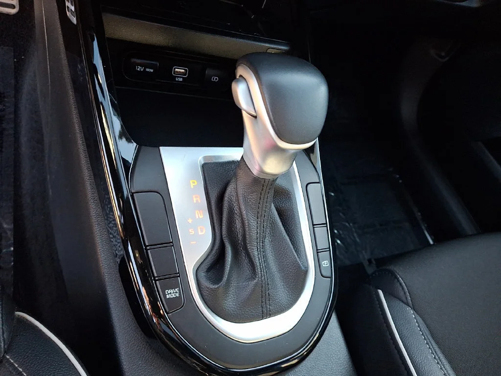 Used 2024 White Kia GT-Line image 22