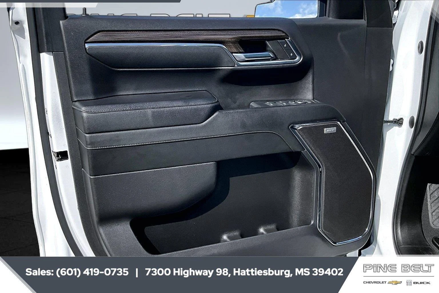Used 2024 Summit White Chevrolet RST image 18