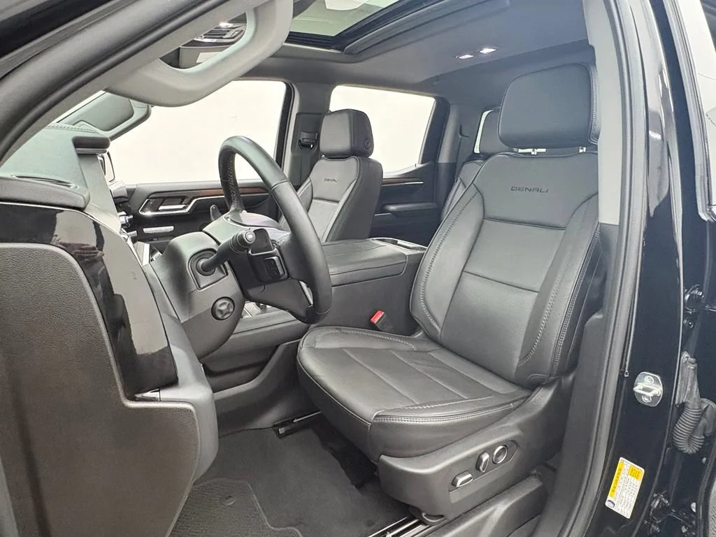 Used 2024 Onyx Black GMC Denali image 21