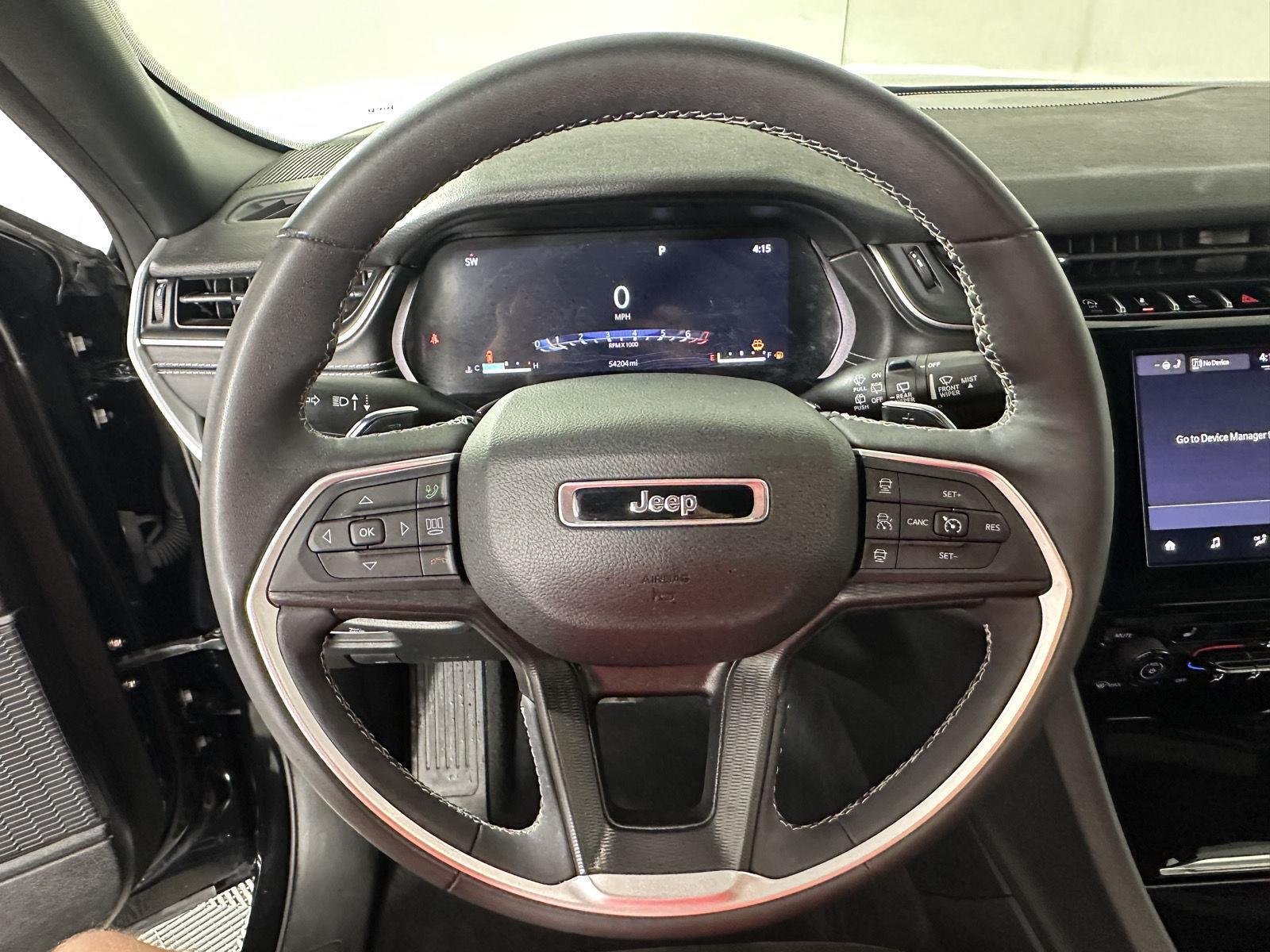 Used 2023 Diamond Black Crystal Pearlcoat Jeep Altitude image 16