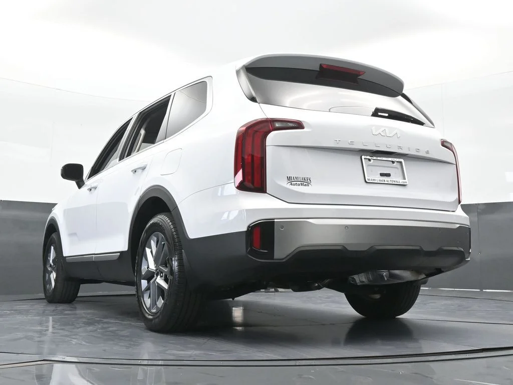 Used 2025 Glacial White Pearl Kia LX image 60