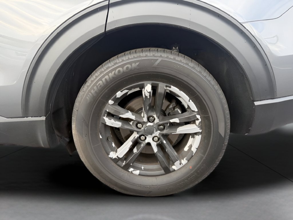 Used 2023 Gray Metallic Ford XLT image 27