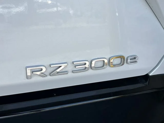 Used 2024 Eminent White Pearl Lexus 300e Luxury image 19