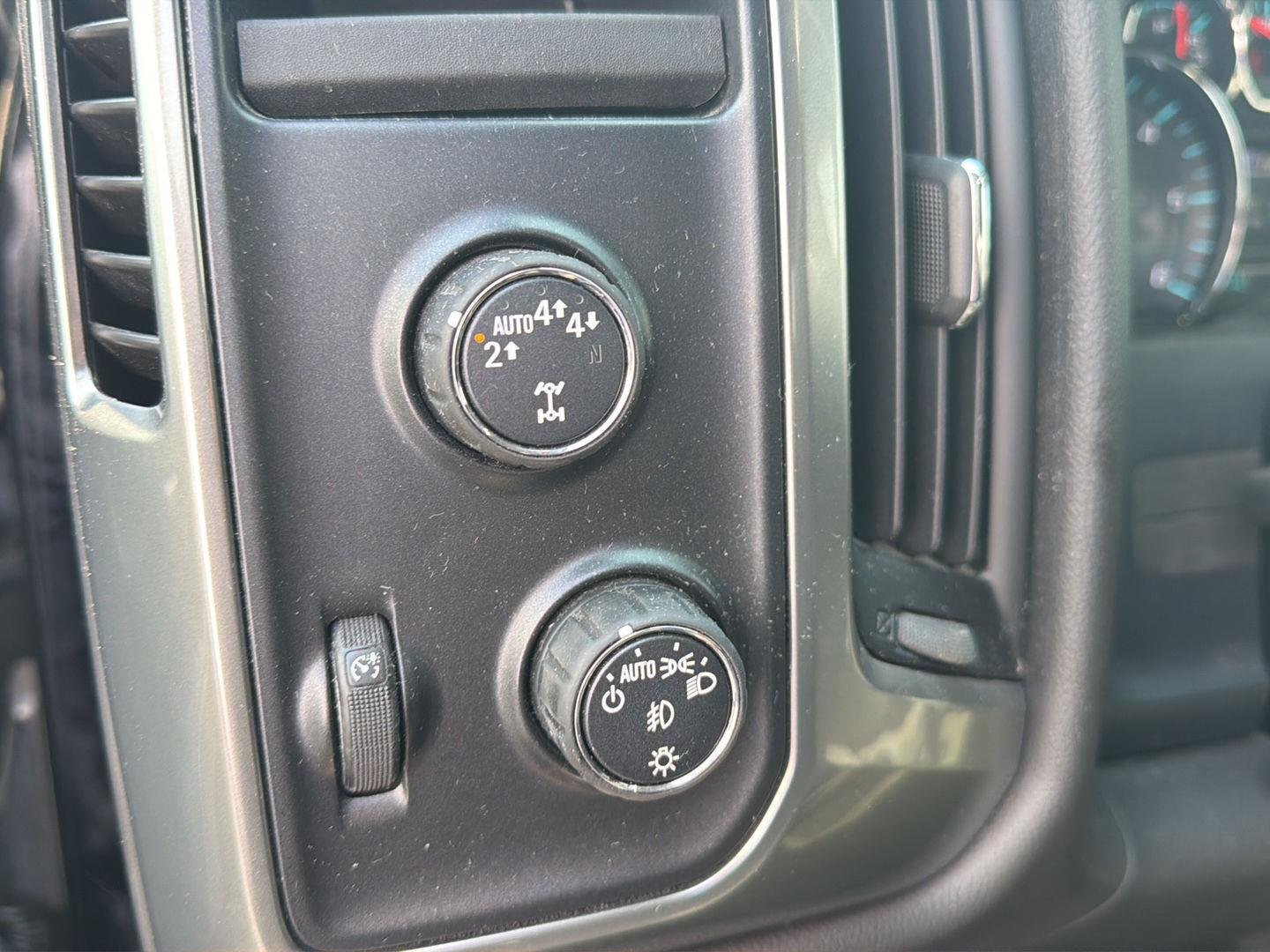 Used 2018 Black Chevrolet LT image 13