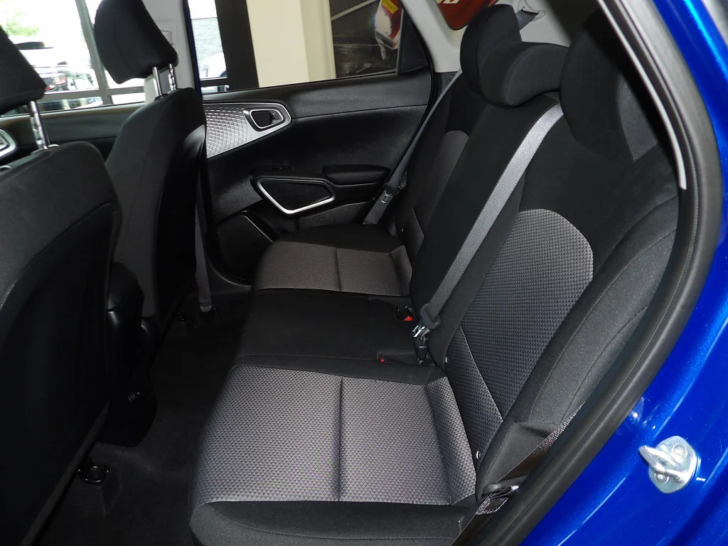 Used 2022 Neptune Blue/Cherry Black Kia X-Line image 22
