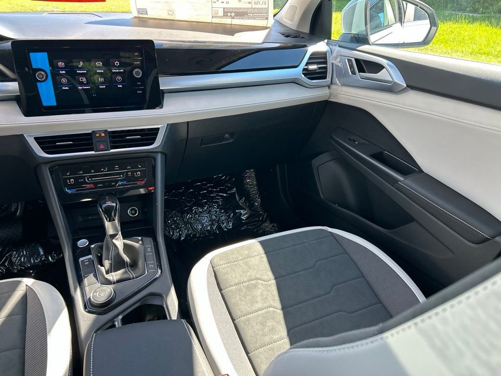 New 2026 Gray Volkswagen 1.5T SE image 11