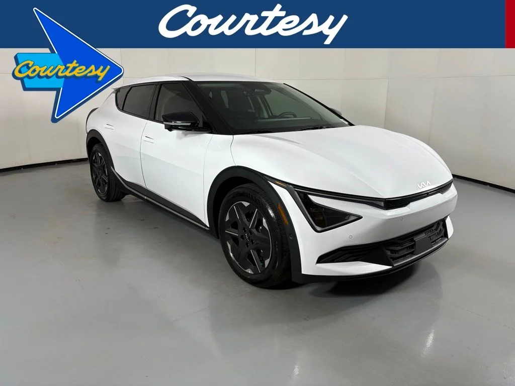 2025 Kia EV6 Light L/R AWD's photo