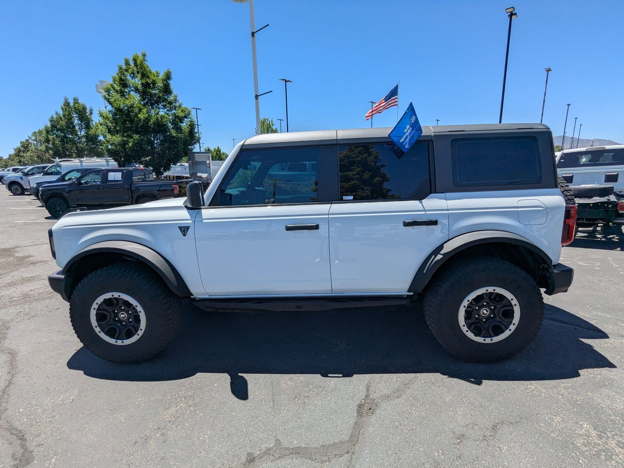 Used 2023 Blue Ford Base image 7