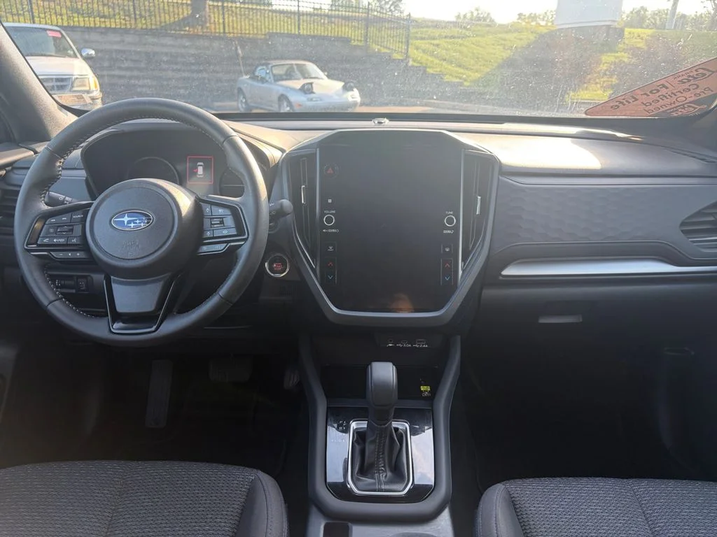 Used 2025 Ice Silver Metallic Subaru Premium image 9