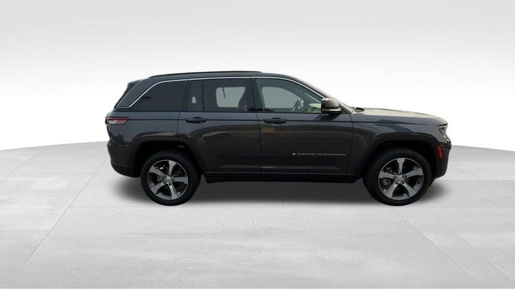 Used 2025 Gray Jeep Limited image 8