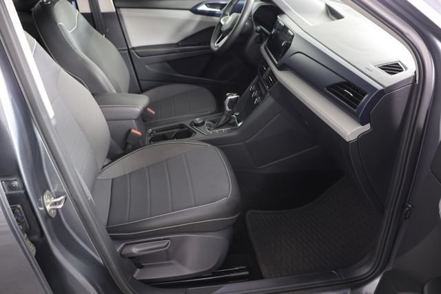 Used 2024 Gray Volkswagen 1.5T SE image 23