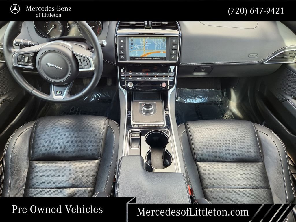 Used 2017 Gray Jaguar 35t R-Sport image 29