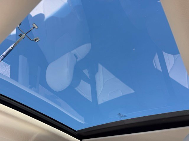 Used 2018 Gold Ford Titanium image 3