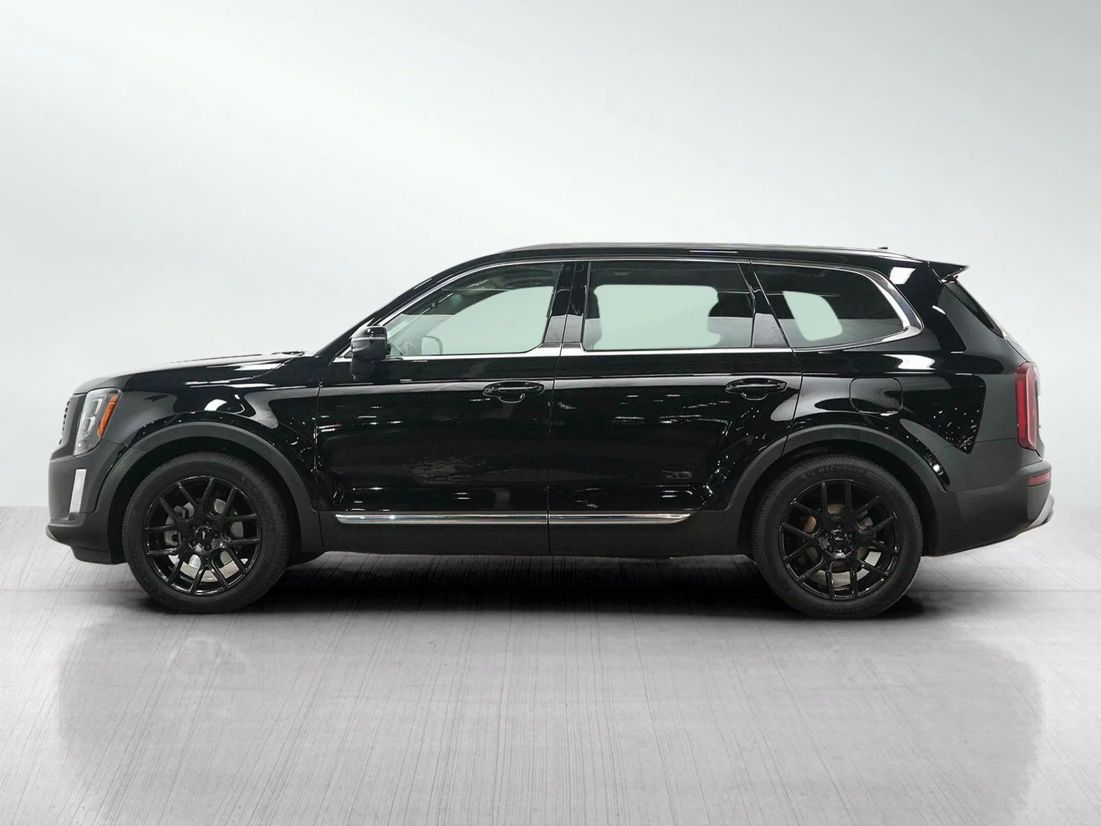 Used 2021 Kia Telluride EX with VIN 5XYP3DHC5MG117469 for sale in Wayzata, Minnesota