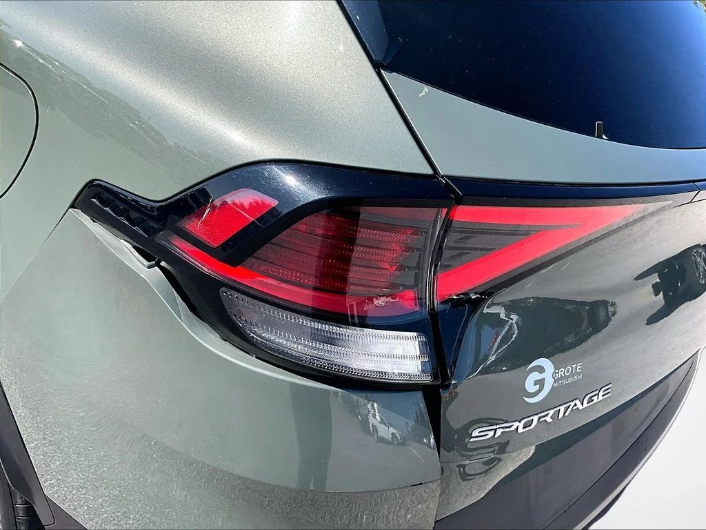 Used 2023 Green Kia X-Line image 31