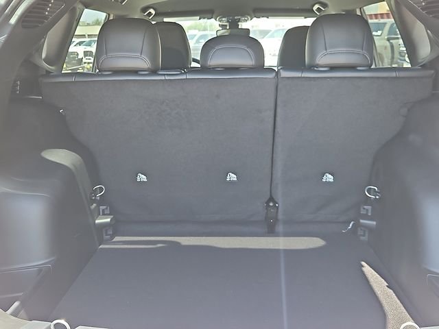 New 2026 Bright White Clearcoat Jeep Latitude image 10