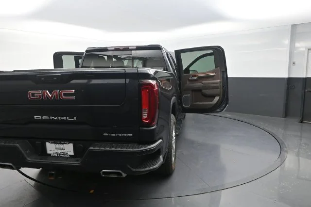 Used 2023 Silver GMC Denali image 34