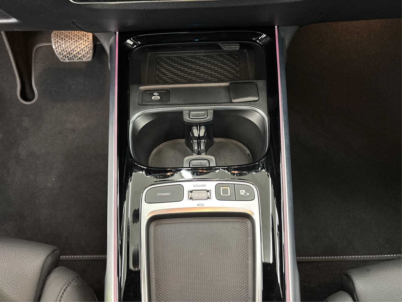 Certified Used 2025 Polar White Mercedes-Benz GLB 250 image 23