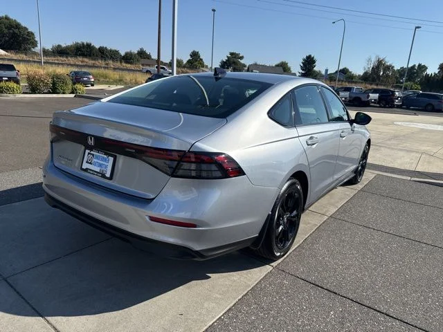 2025 Honda Accord SE - Photo 6