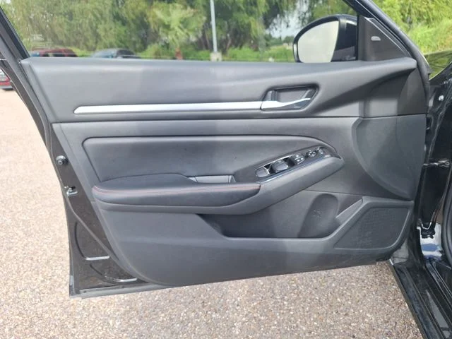 Used 2024 Black Nissan 2.5 SR image 11