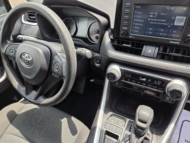 Used 2022 White Toyota XLE image 32